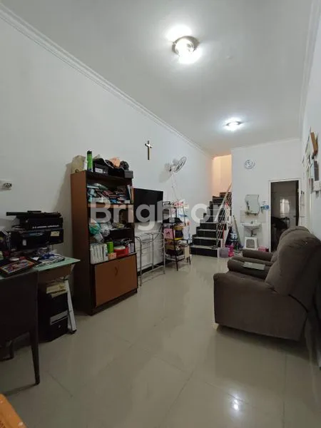 image RUMAH 2 LANTAI TERAWAT SIAP HUNI DI PONDOK NIRWANA WONOREJO PERMAI RUNGKUT SURABAYA TIMUR  (6)