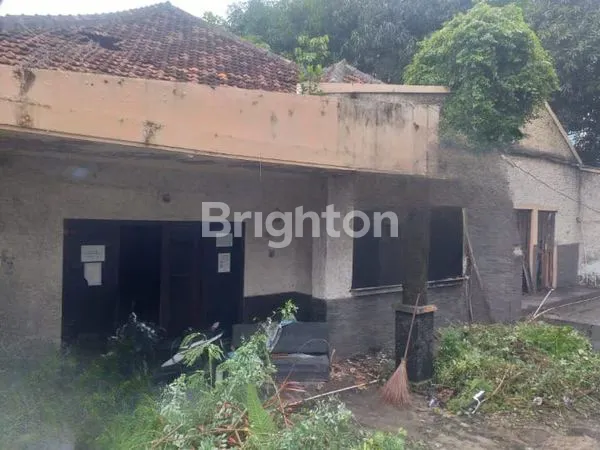 image RUMAH STANDART DAN TUA BUTUH RENOVASI KEBUN SIRIH JAKARTA PUSAT (1)