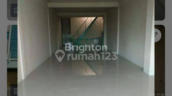 image RUKO 4.5 LANTAI PENGAMPON SQUARE HADAP JALAN RAYA (3)