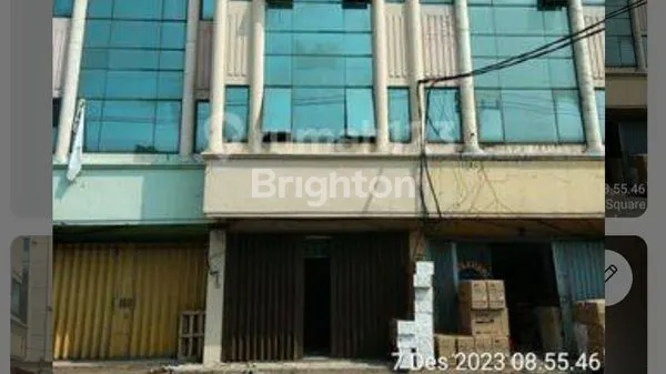 image RUKO 4.5 LANTAI PENGAMPON SQUARE HADAP JALAN RAYA (1)