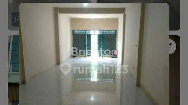 image RUKO 4.5 LANTAI PENGAMPON SQUARE HADAP JALAN RAYA (4)