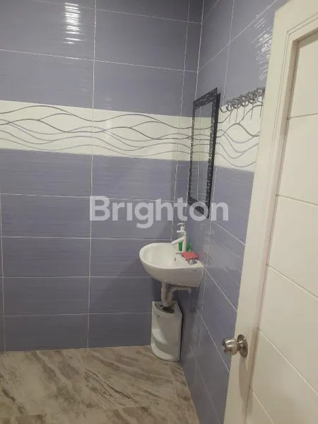 image DI JUAL RUMAH CANTIK 2 LT BAWAH RUKO DEKAT SOEKARNO HATTA SEMARANG (4)