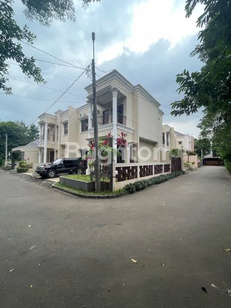 image RUMAH CANTIK 2 LANTAI, LUAS TANAH 152 M, KAMAR TIDUR 3+1, SHM DI JATIKARYA CIBUBUR, DEKAT MALL, RUMAH SAKIT, DAN 2 PINTU TOLL (1)