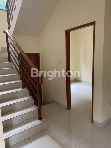 image RUMAH CANTIK 2 LANTAI, LUAS TANAH 152 M, KAMAR TIDUR 3+1, SHM DI JATIKARYA CIBUBUR, DEKAT MALL, RUMAH SAKIT, DAN 2 PINTU TOLL (6)