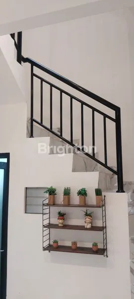 image RUMAH BARU ARATA  31/2 LANTAI STRATEGIS DAERAH KEDOYA JAKARTA BARAT (3)