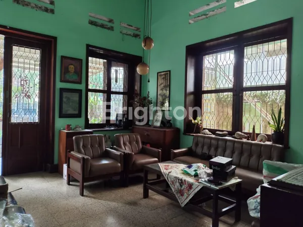 image RUMAH SECOND RAYA RESIDEN SUDIRMAN SURABAYA, LOKASI STRATEGIS (1)