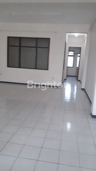 image RUKO 3 LANTAI DEKAT KUPANG INDAH DUKUH KUPANG HOKKY DARMO MAYJEN SUNGKONO HR MUHAMMAD PAKUWON MALL (5)