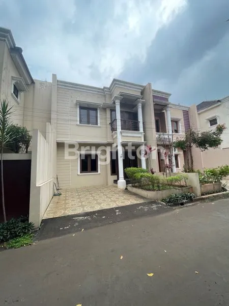 image RUMAH BARU 2 LANTAI, LUAS BANGUNAN 219 M, KAMAR TIDUR 3+1, SHM, DI JATIKARYA CIBUBUR, BEBAS BANJIR, DEKAT RS, MAL DAN DIAPIT 2 PINTU TOLL (8)