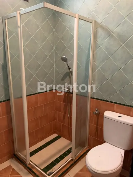 image RUMAH USAHA 3,5 LANTAI DI SATELIT BARAT, SURABAYA (5)