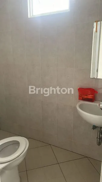 image DISEWAKAN RUMAH SEMIFURNISH TENGAH KOTA BERNUANSA MINIMALIS LOKASI DALAM PERUMAHAN GRANDCITY AMAN NYAMAN HARGA NEGO (5)
