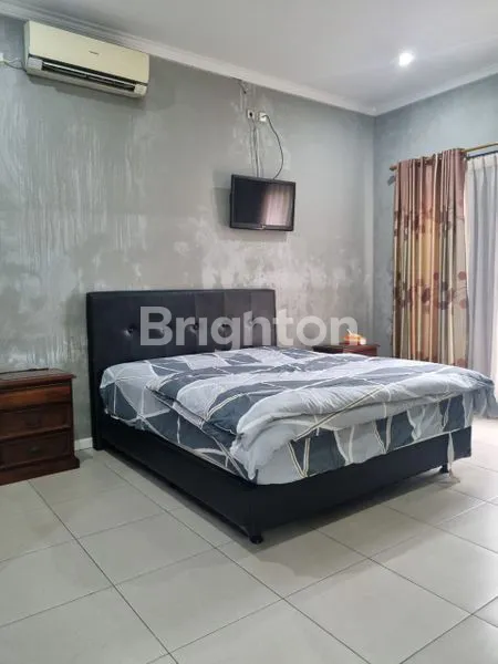 image DIJUAL RUMAH BESAR DAN MEWAH DENGAN KOLAM RENANG SEMIFURNISH LOKASI DALAM PERUMAHAN WIKA AMAN NYAMAN HARGA NEGO (6)