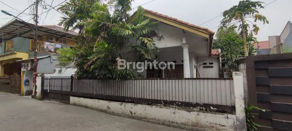 RUMAH 2 LANTAI ASRI DAN NYAMAN LOKASI STRATEGIS DI CONDET