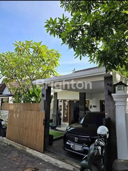 image RUMAH SEMI VILLA NYAMAN 1 LANTAI DENGAN 2 KAMAR TIDUR FULLY FURNISHED DI KAWASAN YANG TENANG & HIJAU DI BUDUK, LOKASI PRIMA HANYA 10 MENIT KE CANGGU (1)