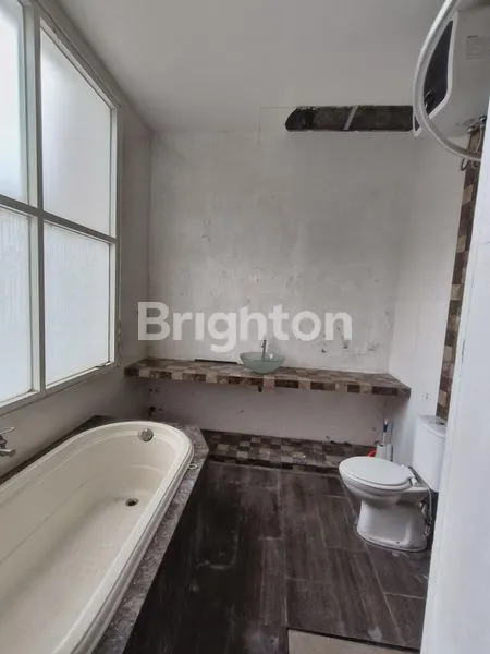 image RUMAH 2 LANTAI POJOK SIAP HUNI SEMI FURNISH (8)