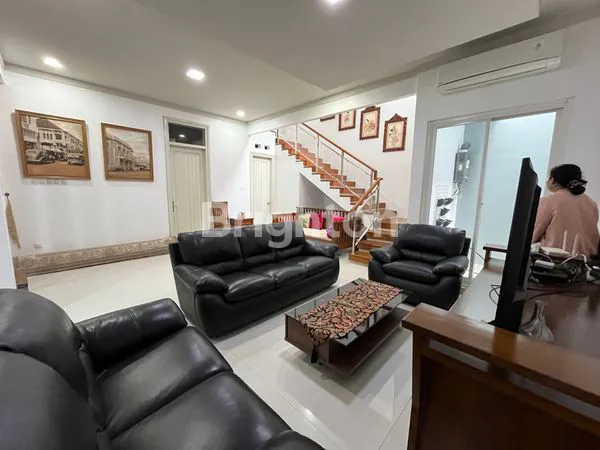 image RUMAH CLUSTER 2 LANTAI FURNISHED SOLO COLOMADU (2)