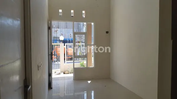 image RUMAH SIAP HUNI GUNUNG ANYAR TAMBAK (1)