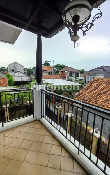 image DIJUAL RUMAH LUAS DI HOEK DAN SIAP HUNI DI CIPAYUNG  (2)