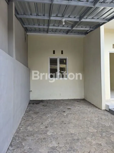 image RUMAH BARU GRESS SIAP HUNI BUMI TEGAL BESAR (4)
