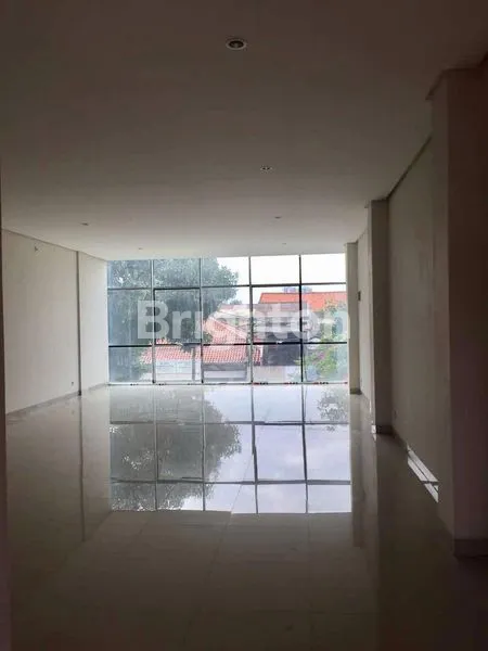 image RUKO STRATEGIS DI TENGAH KOTA TANGERANG (2)