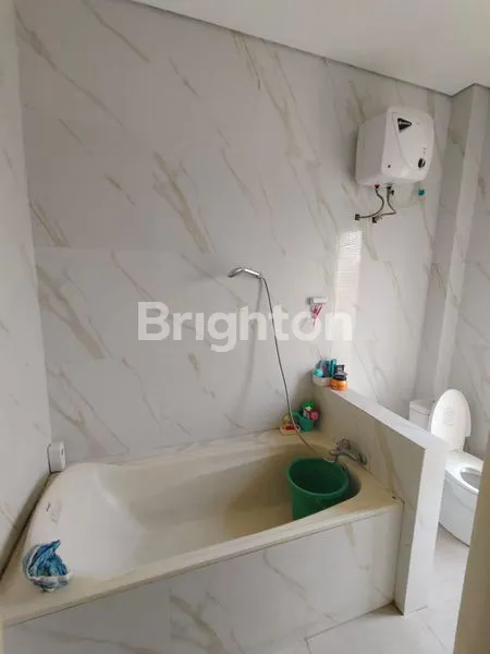 image DIJUAL CEPAT RUMAH 2 LANTAI FURNISHED SIAP HUNI DI KAHURIPAN NIRWANA SIDOARJO (4)