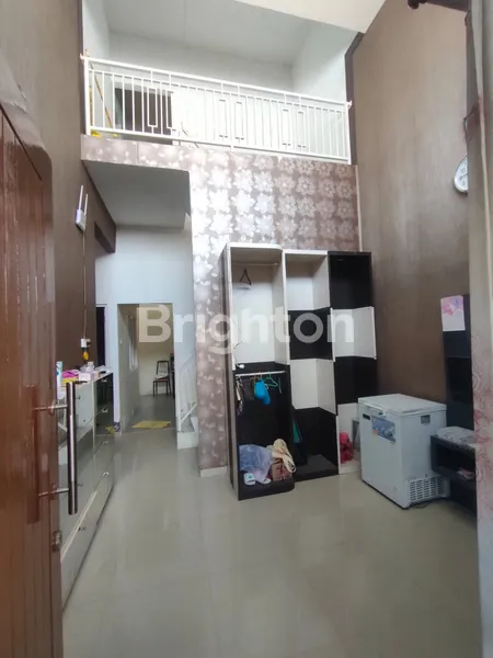 image RUMAH BERSIH TERAWAT DI GREEN SEMANGGI AGICERAS GUNUNGANYAR (1)