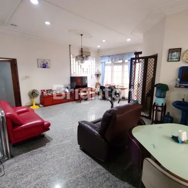 image RUMAH TAMAN MERUYA ILIR UKURAN 12X20 MERUYA JAKARTA BARAT (6)