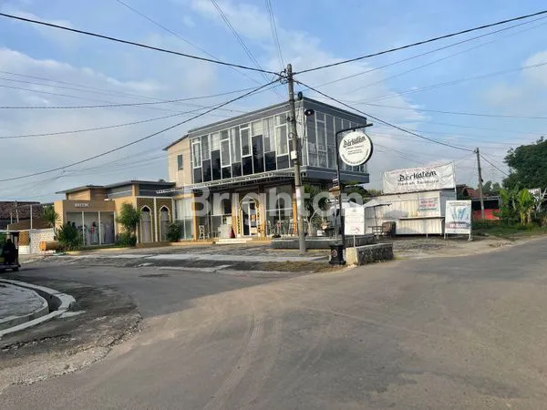 DI JUAL RESTO JUGA RUMAH TINGGAL