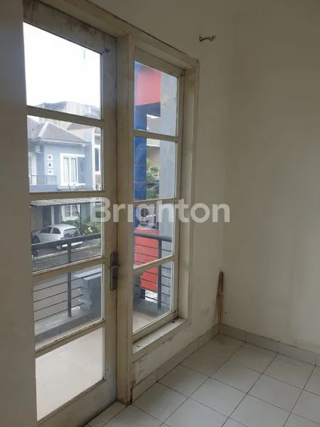 image DISEWAKAN RUMAH 2 LANTAI DI KOTA WISATA CIBUBUR (7)