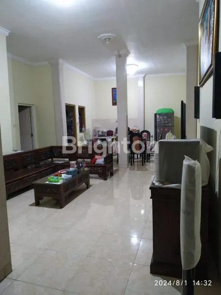 image DIJUAL RUMAH MURAH STRATEGIS FULL FURNISHED SIAP PAKAI DEKAT GALAXY MALL DAERAH KALIJUDAN MULYOREJO (2)