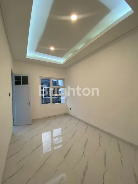 image RUMAH BARU 2 ½ LANTAI MEWAH PALING MURAH METLAND PURI CIPONDOH TANGERANG LT90 LB180 SHM IMB 3+1 KAMAR TIDUR 2+1 KAMAR MANDI (5)