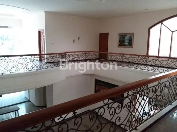 image RUMAH MEWAH ARAYA (3)