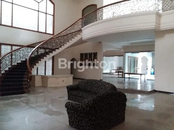 image RUMAH MEWAH ARAYA (8)