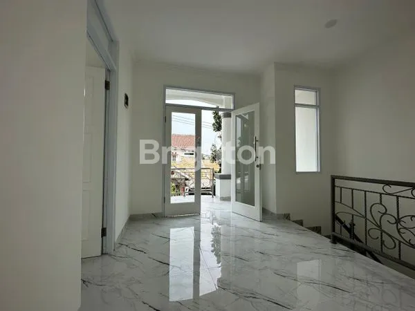 image RUMAH ELIT DI PINGGIR JALAN (6)