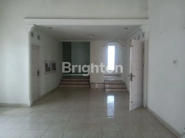 image DIJUAL CEPAT! RUMAH KLASIK DI KEDAMAIAN, BANDAR LAMPUNG – LUAS & NYAMAN (4)