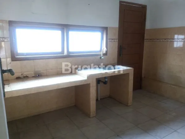 image DIJUAL CEPAT! RUMAH KLASIK DI KEDAMAIAN, BANDAR LAMPUNG – LUAS & NYAMAN (7)