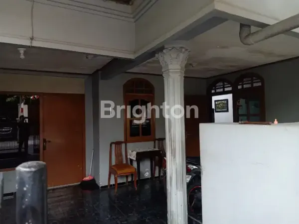 image RUMAH DI RUNGKUT BARATA NYAMAN BEBAS BANJIR ROW 2 MOBIL (2)