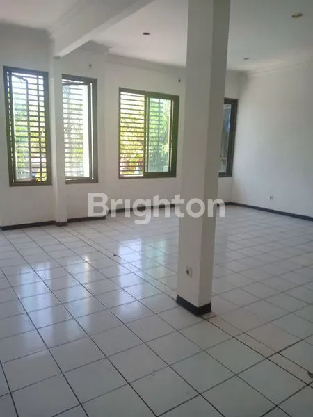 image RUKO 2,5 LANTAI DEKAT KOTA & PASAR COCOK UNTUK PERKANTORAN /USAHAJL. SOENANDAR - LARANGAN (4)