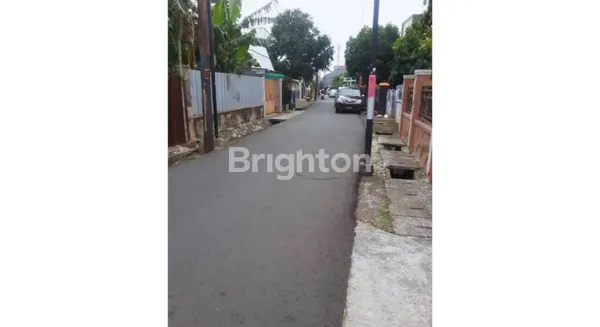 image RUMAH BESAR MUAT PARKIR 6 MOBIL PERCETAKAN NEGARA (7)