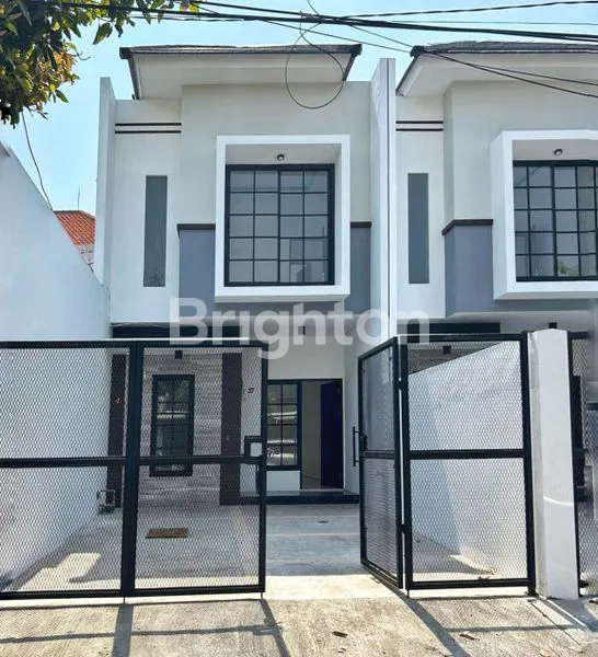 image RUMAH BARU 2 LANTAI TERMURAH DI RUNGKUT ASRI (1)