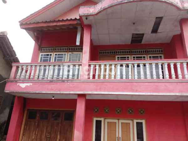 RUMAH DAN TANAH LUAS