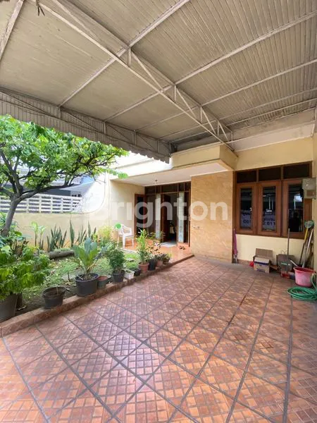 image RUMAH INTERCON KEBUN JERUK JAKARTA BARAT (1)