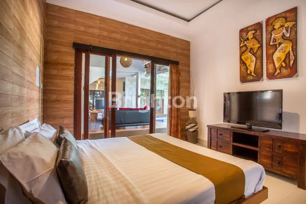 image VILLA 4 BR PURI GADING KAMPUS JIMBARAN GWK SIDEWALK (3)