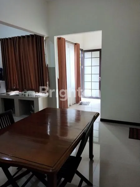 image RUMAH HOOK YANG ASRI DAN NYAMAN DI NUSA LOKA BSD (3)