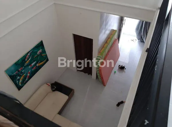 image RUMAH MODERN MINIMALIS RUNGKUT KOSAGRA BANYAK BONUS BAGUS & SIAP HUNI (3)