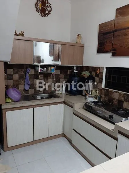 image RUMAH MODERN MINIMALIS RUNGKUT KOSAGRA BANYAK BONUS BAGUS & SIAP HUNI (4)