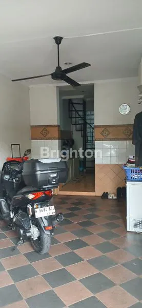 image RUMAH HOEK DI DURI KOSAMBI (8)