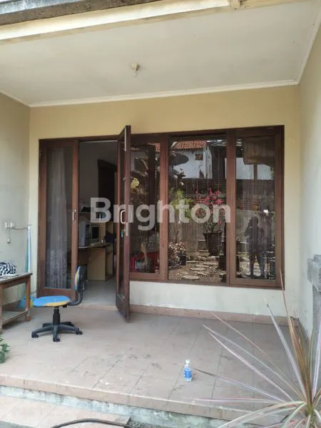 image RUMAH TUA 2 LANTAI DI DEKAT UBUNG , PINGGIR JALAN BESAR (2)