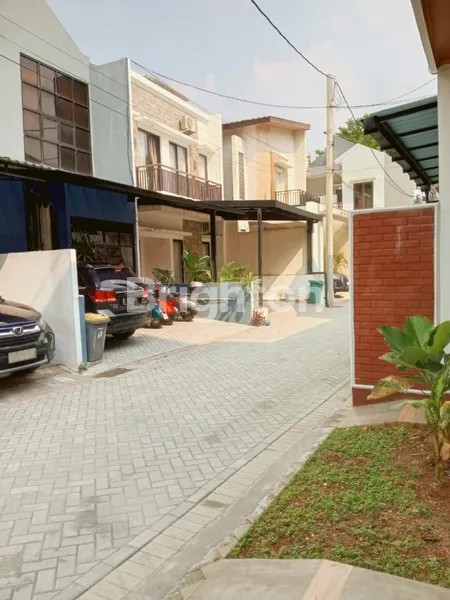 image BARU RUMAH MEWAH DENGAN KOLAM RENANG & ROOFTOP LUAS – DEKAT TOL ANDARA, BRIGIF, JAGAKARSA (7)