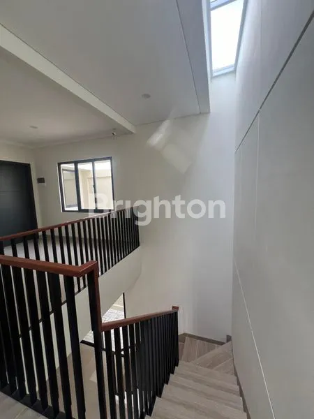 image RUMAH BRAND NEW CLUSTER CARSON GADING SERPONG (8)