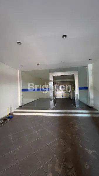 image SEWA RUKO 3 LANTAI PUSAT KOTA BLITAR (3)